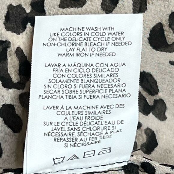 CAbi leopard print sleeveless flutter blouse size S - Picture 15 of 16